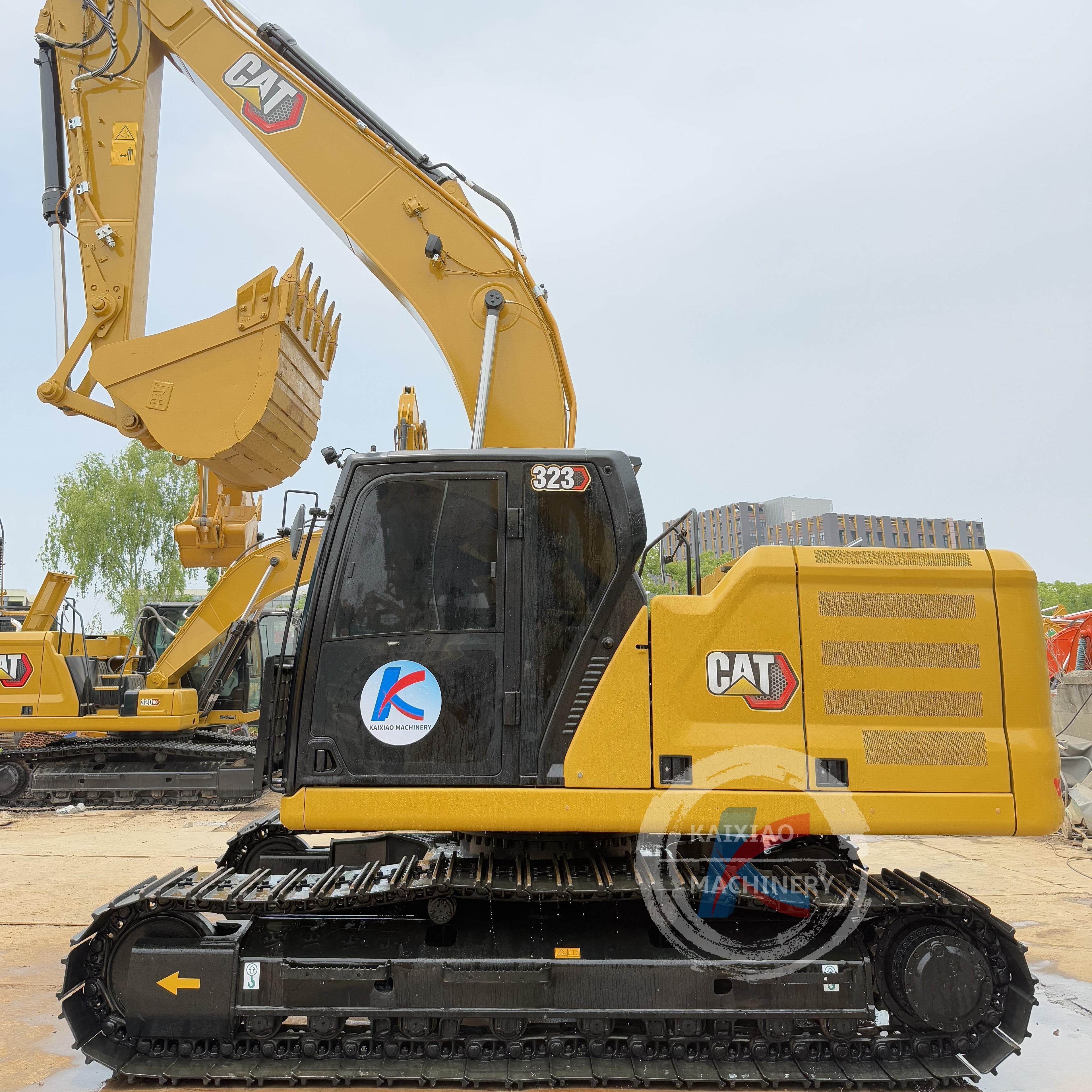 CATERPILLAR CAT323 with C7.1 Engine 23TON Used Excavator