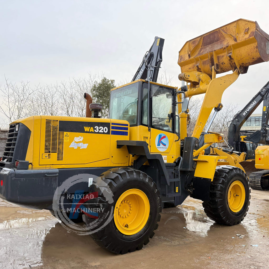 JAPAN KOMATSU WA320 WHEEL LOADER