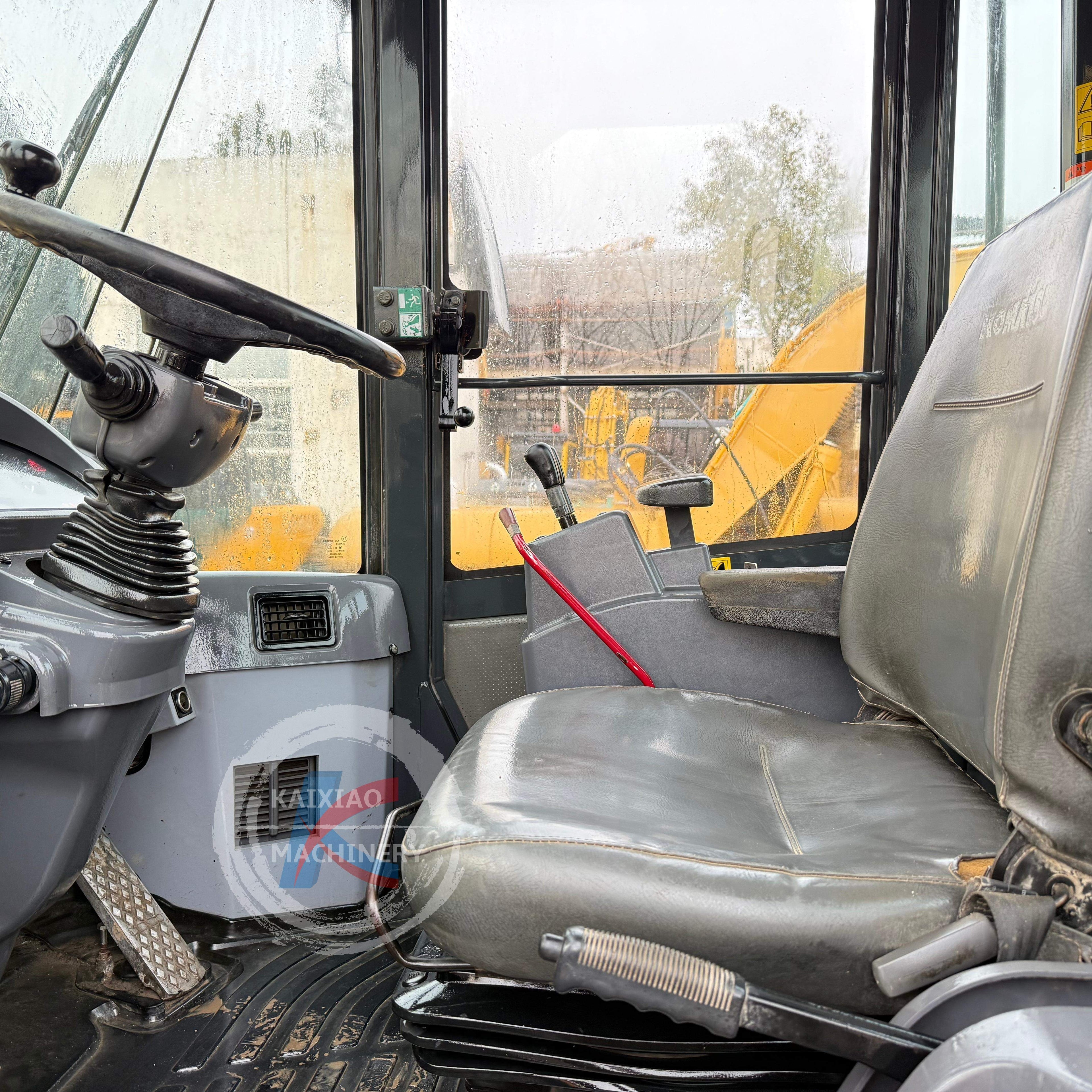JAPAN KOMATSU WA320 WHEEL LOADER