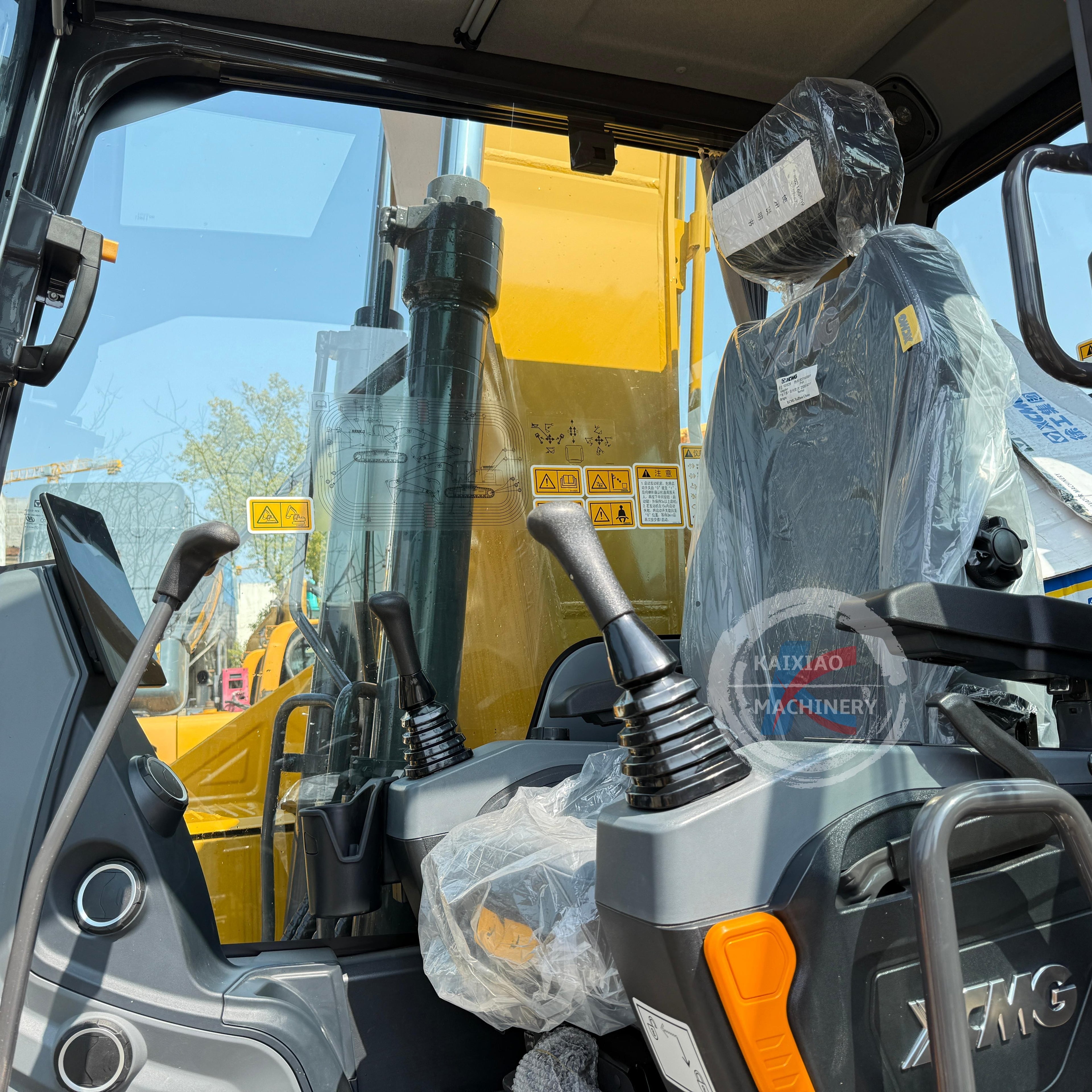 NEW XCMG XE215GA EXCAVATOR