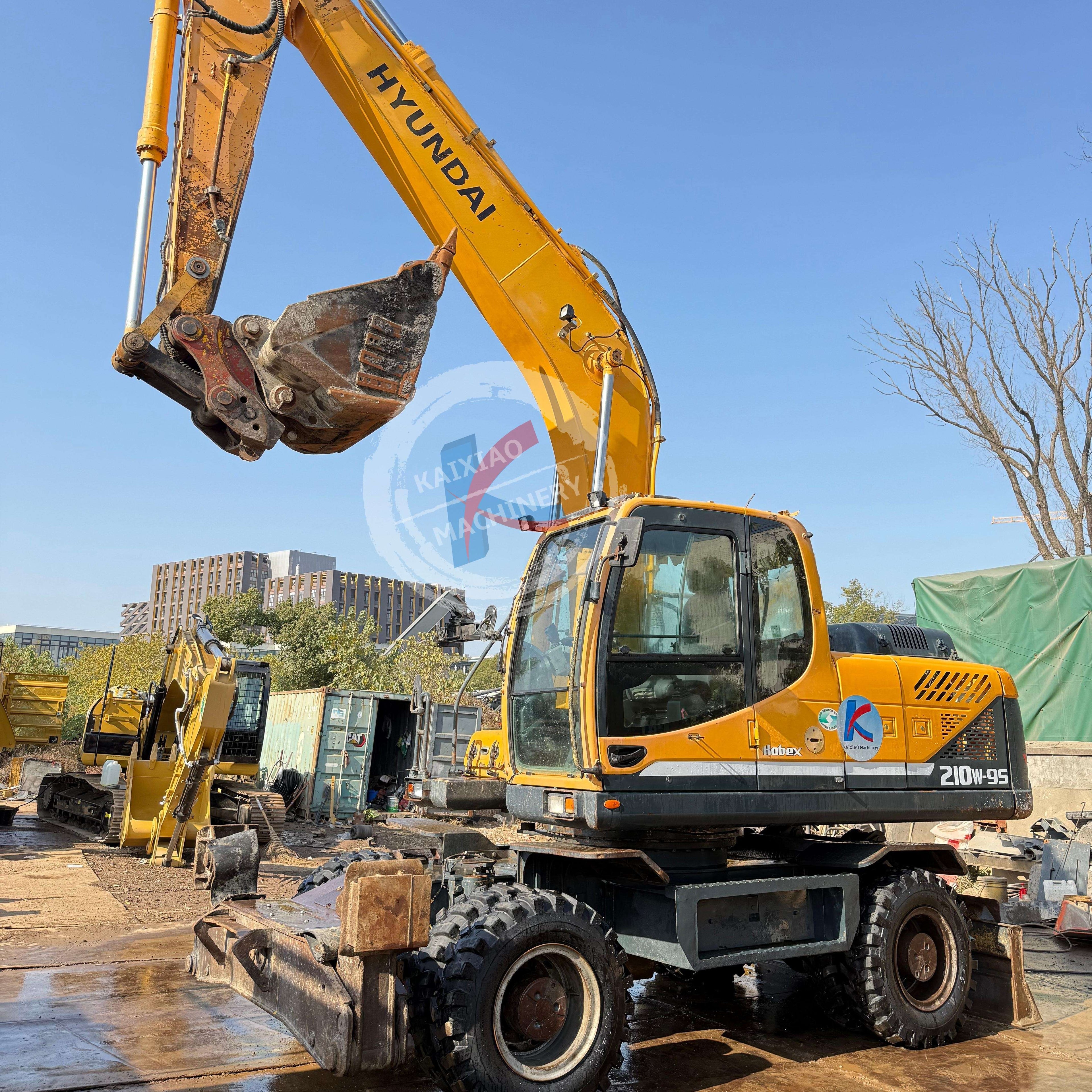 HYUNDAI R210W WHEEL EXCAVATOR CUMMINS ENGINE