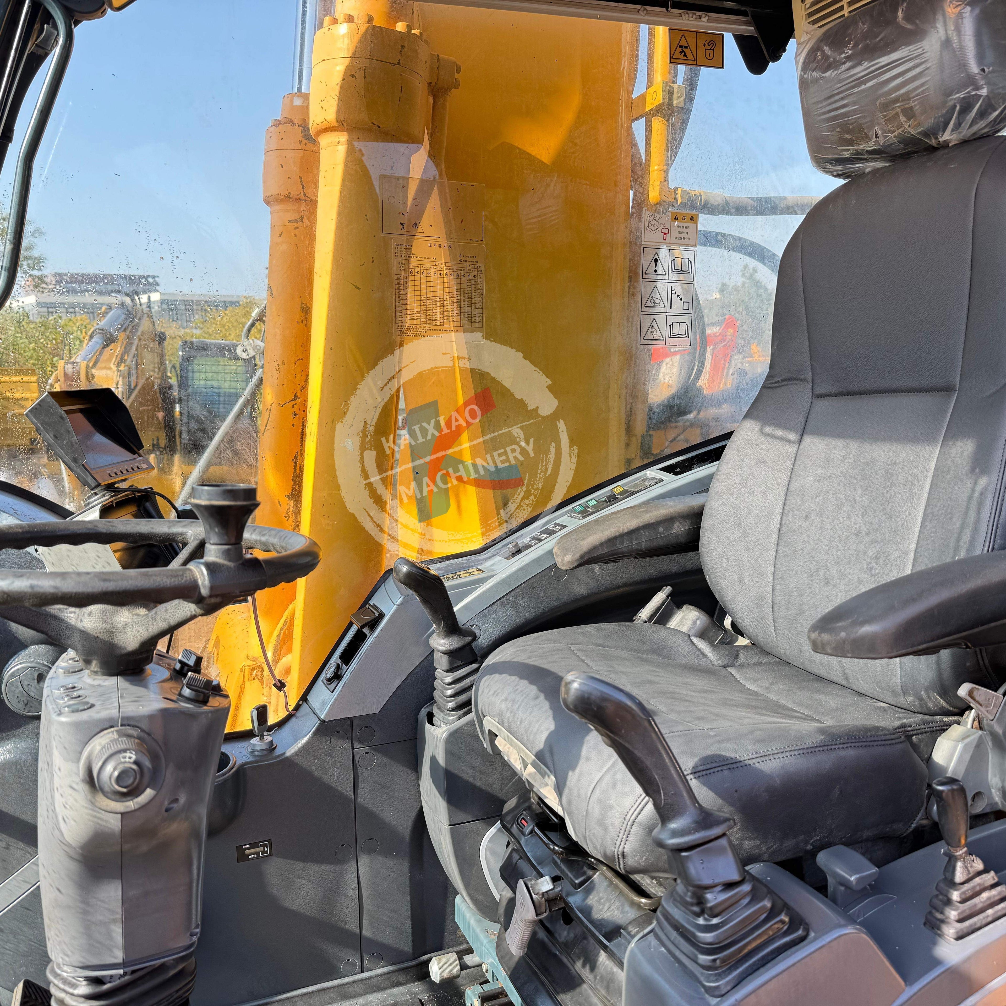 HYUNDAI R210W WHEEL EXCAVATOR CUMMINS ENGINE