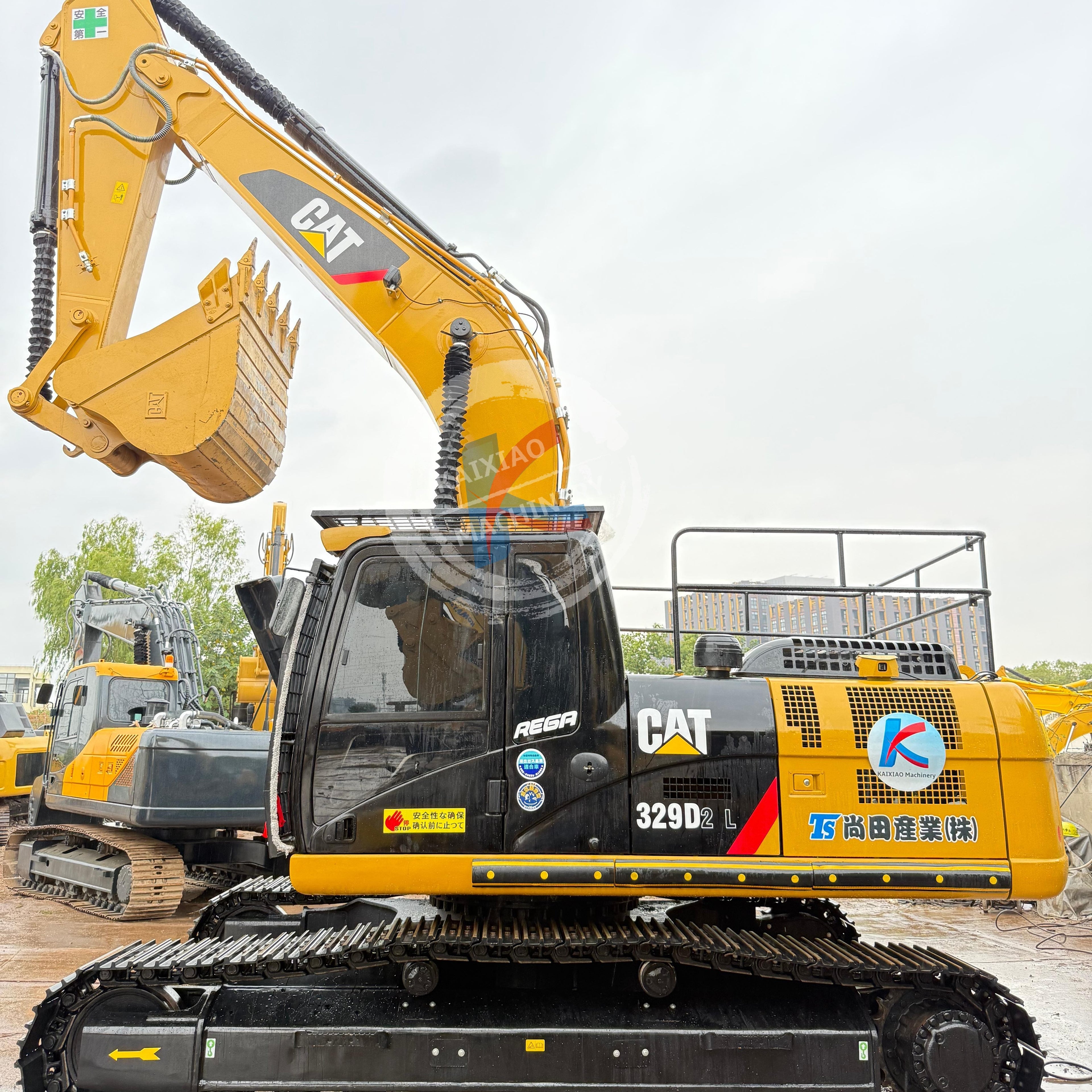 CATERPILLAR CAT329D2L JAPAN 29TON EXCAVATOR