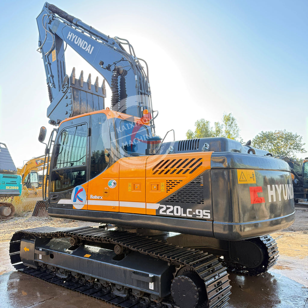HYUNDAI R220LC-9S CUMMINS ENGINE EXCAVATOR