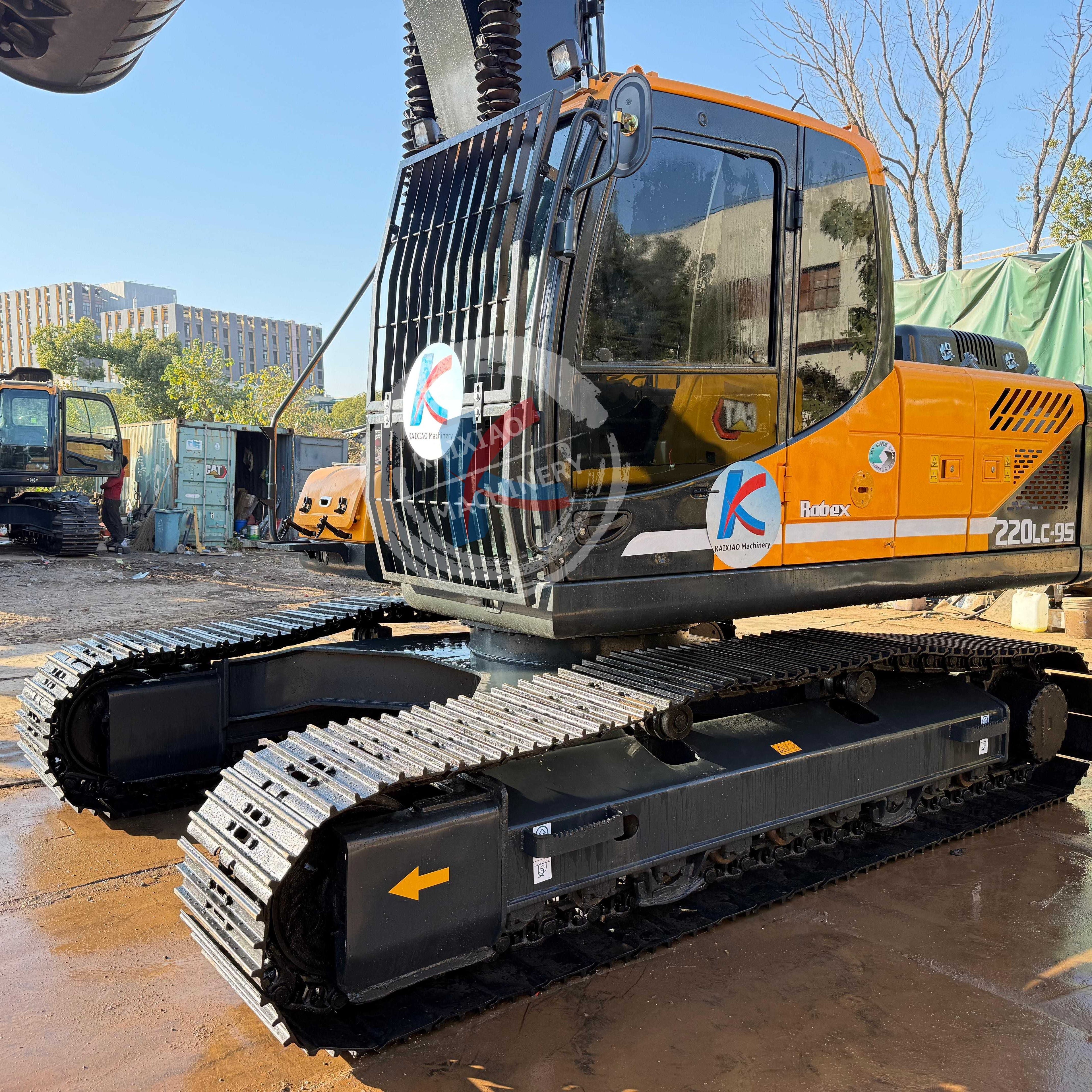 HYUNDAI R220LC-9S CUMMINS ENGINE EXCAVATOR