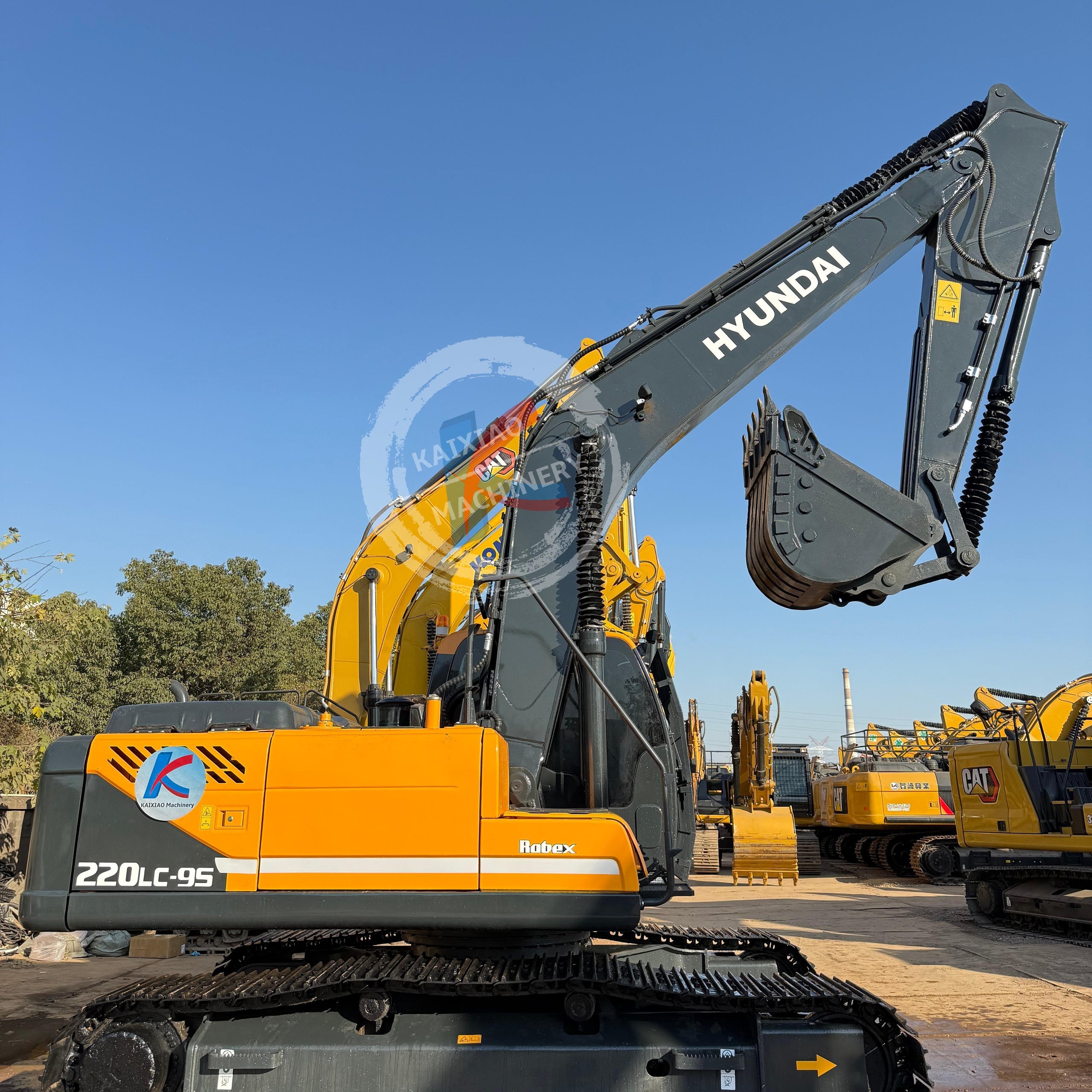 HYUNDAI R220LC-9S CUMMINS ENGINE EXCAVATOR