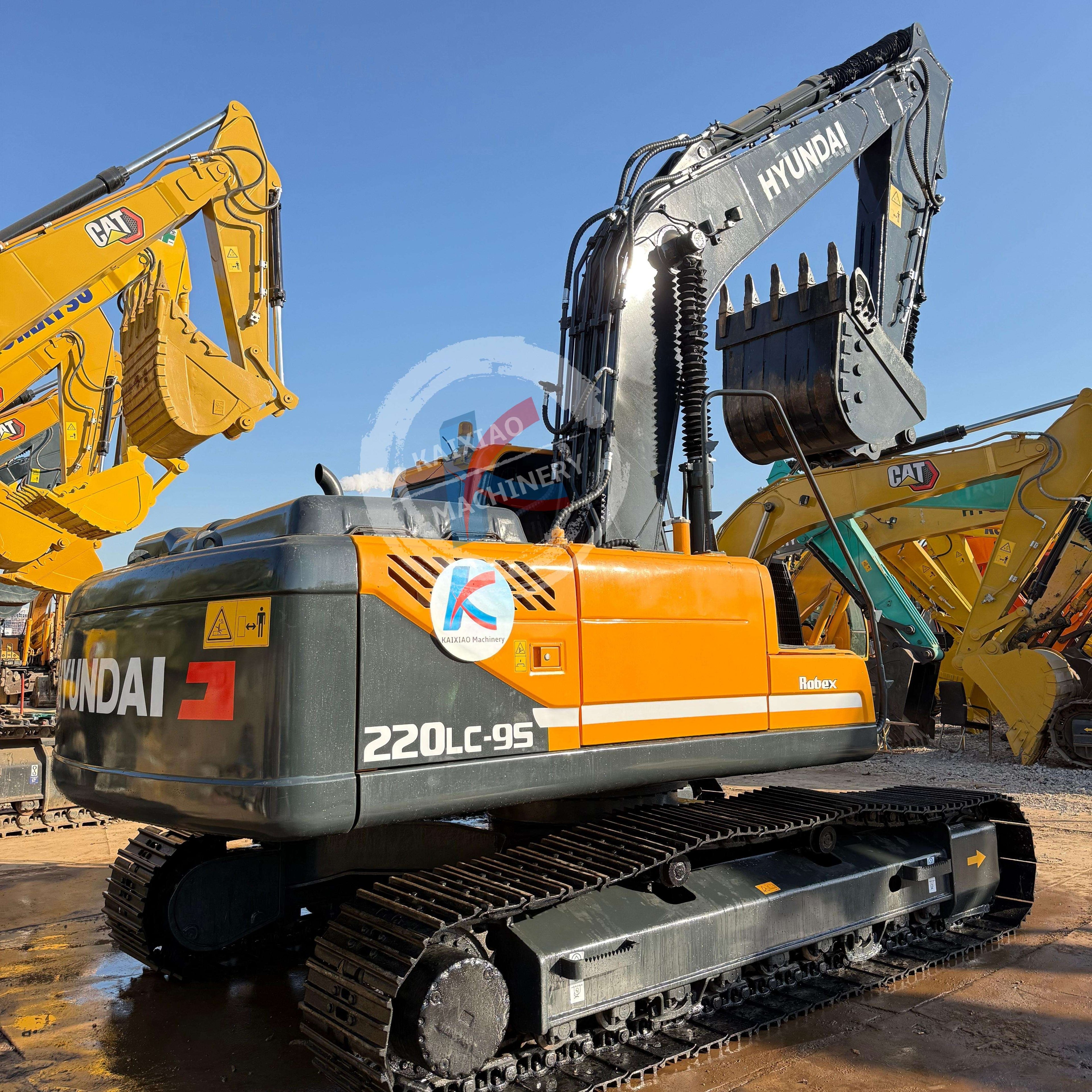 HYUNDAI R220LC-9S CUMMINS ENGINE EXCAVATOR