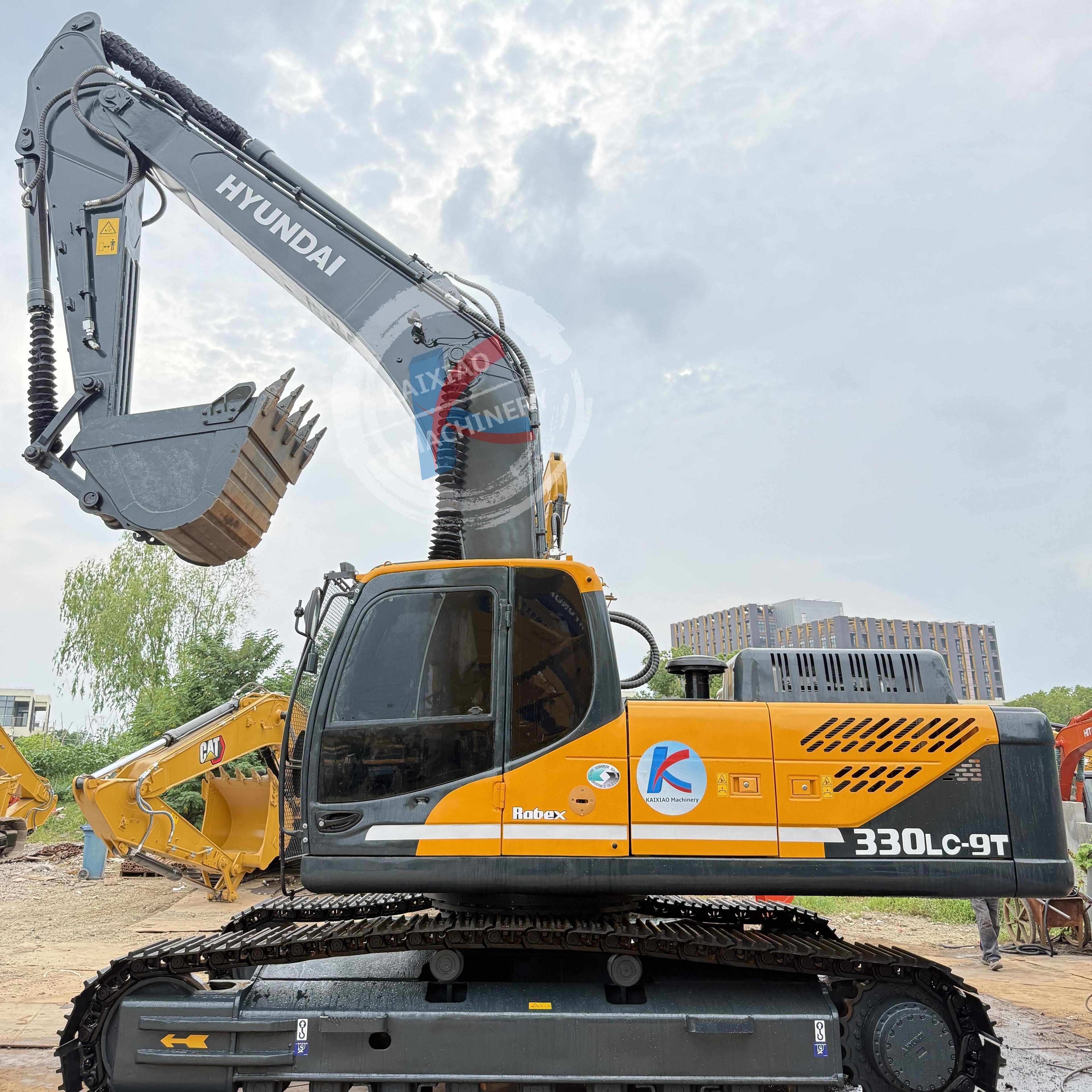 HYUNDAI R330LC-9S CUMMINS ENGINE EXCAVATOR